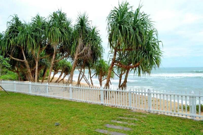 Guru Beach Resort Tangalle Exterior foto